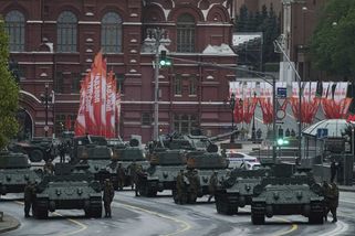 Rusové zveřejnili seznam zahraničních hostů na přehlídce ke Dni vítězství. Velebí Fica - Novinky